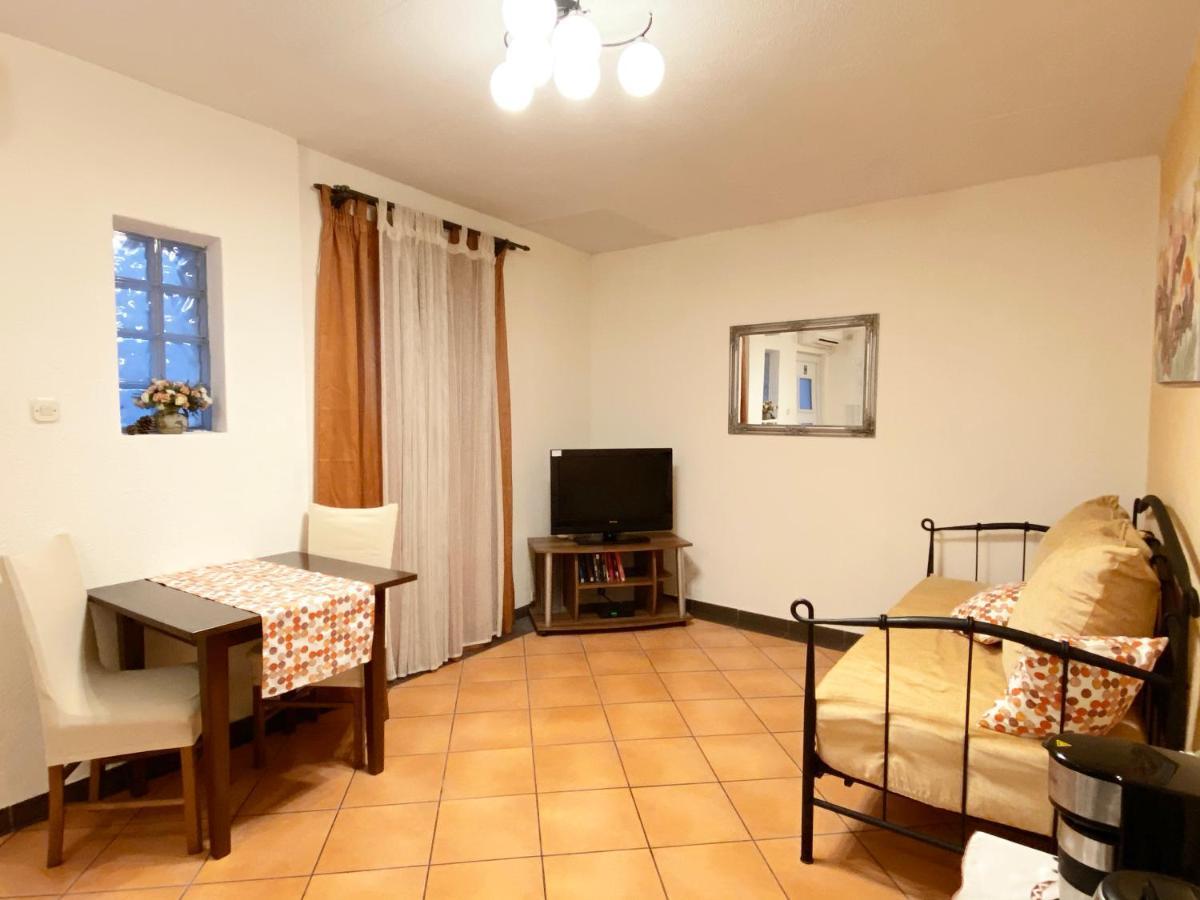 Apt Lavender On Nincevica St- 1 Bedroom Apt 5 Min To The Old Town Of Split Zewnętrze zdjęcie